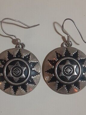 Vintage Southwest Native STERLING SUN depiction Earrings c1960-70